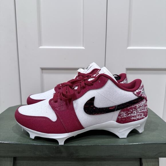New Nike Jordan 1 Low OU PE Football Cleats White/Red Size 10.5 HF5569-106 - Picture 1 of 6